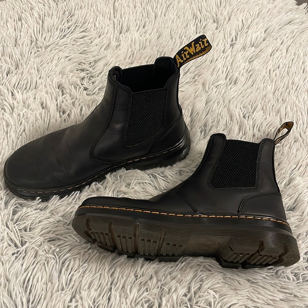 Dr Martens Chelsea boot